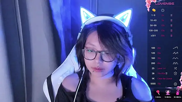 Snapshot of maydaykimmy chatting on 09-28-25, 08:14 maydaykimmy online show from 09-28-25, 08:14