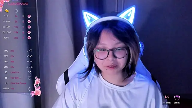 Snapshot of maydaykimmy chatting on 10-27-25, 02:37 maydaykimmy online show from 10-27-25, 02:37