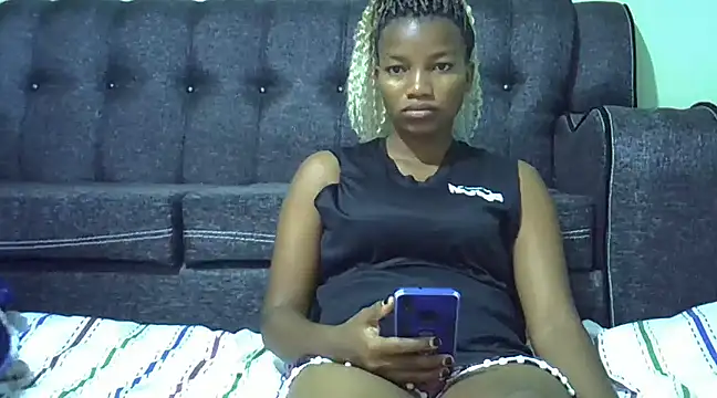 Snapshot of prettychoco1 chatting on 01-13-25, 07:32 prettychoco1 online show from 01-13-25, 07:32