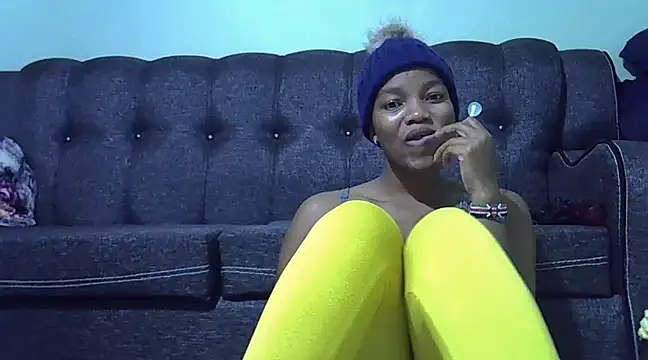 Snapshot of prettychoco1 chatting on 02-06-25, 02:00 prettychoco1 online show from 02-06-25, 02:00