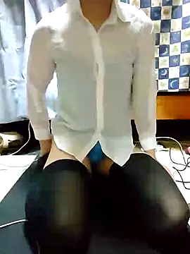 dmmsuzu95 online show from 12-21-24, 04:09