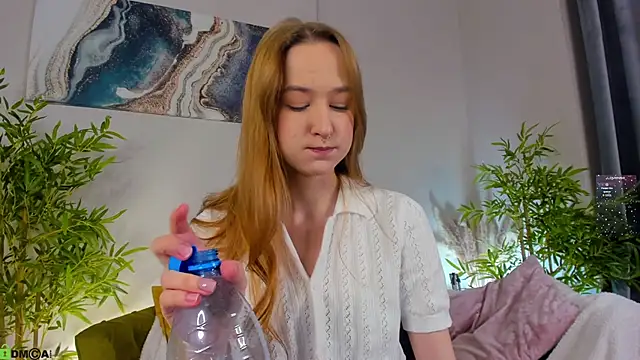 Sweett Monica online show from 11-16-25, 01:11