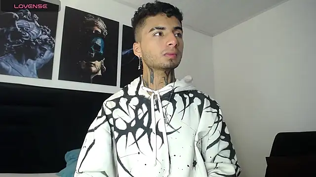 JuanCamiilo 66 online show from 01-10-25, 02:14