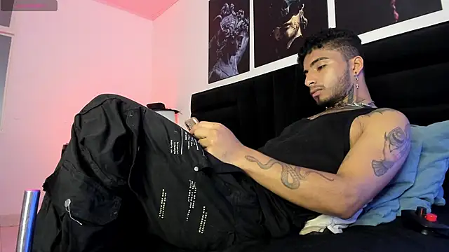 JuanCamiilo 66 online show from 11-04-25, 04:11