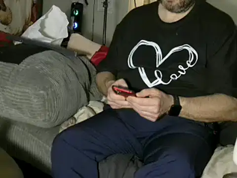 caressonnous online show from 12-17-24, 11:16