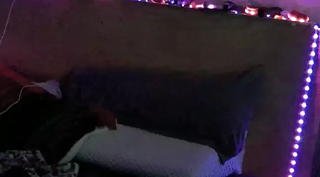 caressonnous online show from 01-22-25, 06:31