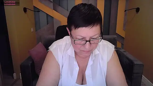 BarbaraTurners online show from 02-08-25, 02:26