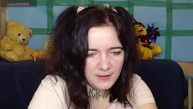 Snapshot of Yours_good_mood chatting on 02-01-25, 06:43 Yours good mood online show from 02-01-25, 06:43