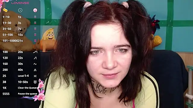 Snapshot of Yours_good_mood chatting on 02-02-25, 06:15 Yours good mood online show from 02-02-25, 06:15