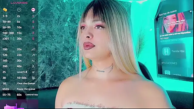 Emmaa Saenz  online show from 12-22-25, 08:17