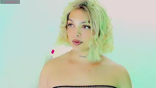 Emmaa Saenz  online show from 03-23-26, 11:31