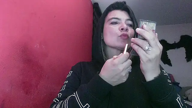 Snapshot of charlotedoll chatting on 05-08-26, 01:11 charlotedoll online show from 05-08-26, 01:11
