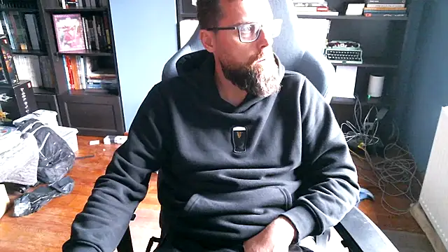 MeSteff online show from 10-25-25, 02:13