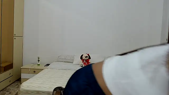 Snapshot of ZajiraShane chatting on 10-09-25, 08:23 ZajiraShane online show from 10-09-25, 08:23