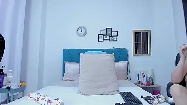 kamila lopez online show from 11-22-25, 09:47