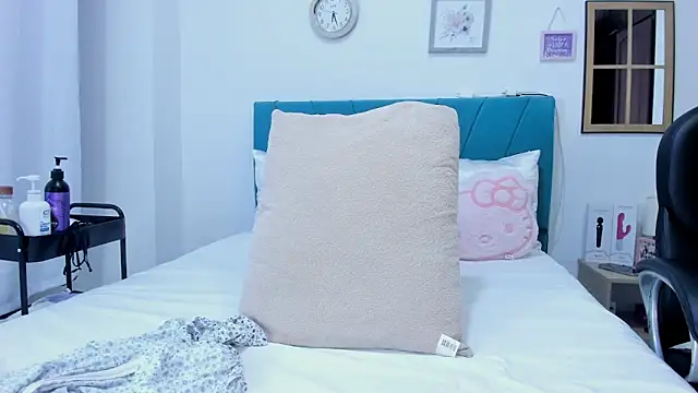 kamila lopez online show from 04-25-26, 08:28