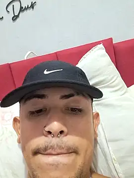 Menezes2105 online show from 03-12-26, 09:32