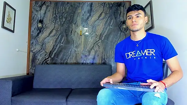 liam genner  online show from 01-31-25, 07:40