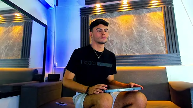 liam genner  online show from 09-19-25, 08:31