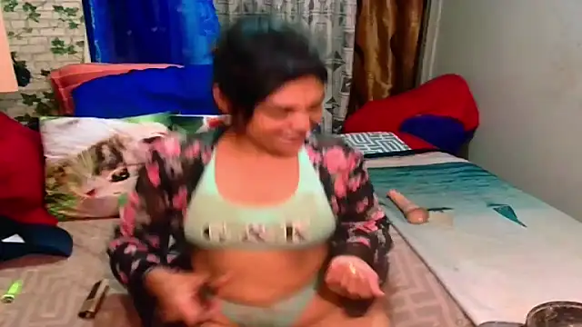 Snapshot of Indian_Blaze00 chatting on 03-06-25, 12:00 Indian Blaze00 online show from 03-06-25, 12:00