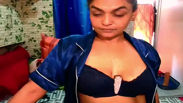Snapshot of Indian_Blaze00 chatting on 03-07-25, 10:24 Indian Blaze00 online show from 03-07-25, 10:24