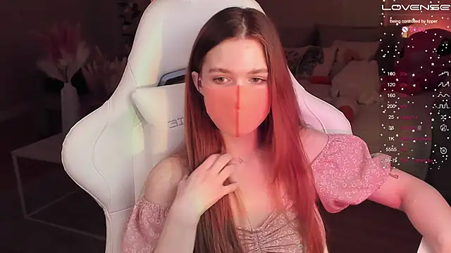 Snapshot of Frau_Lina chatting on 12-17-24, 05:36 Frau Lina online show from 12-17-24, 05:36