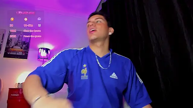 Snapshot of Curlblue chatting on 12-02-24, 05:37 Curlblue online show from 12-02-24, 05:37