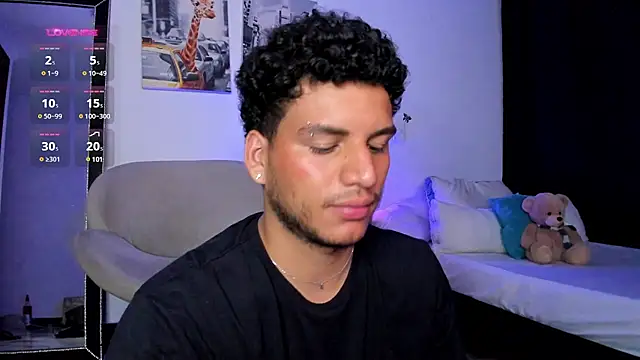 Snapshot of Curlblue chatting on 01-28-25, 04:50 Curlblue online show from 01-28-25, 04:50