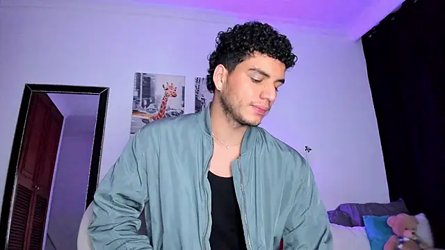 Snapshot of Curlblue chatting on 03-09-25, 04:49 Curlblue online show from 03-09-25, 04:49