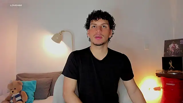 Snapshot of Curlblue chatting on 09-12-25, 02:33 Curlblue online show from 09-12-25, 02:33