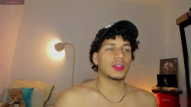 Snapshot of Curlblue chatting on 09-20-25, 10:05 Curlblue online show from 09-20-25, 10:05