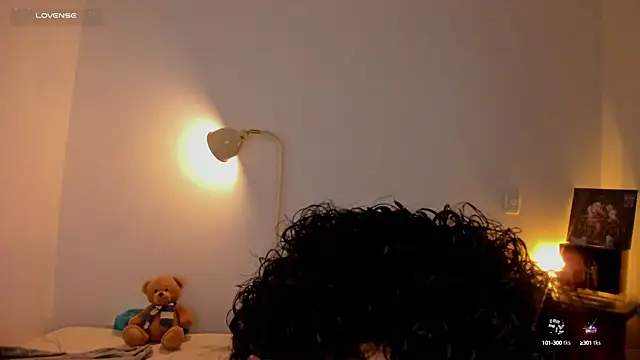 Snapshot of Curlblue chatting on 10-01-25, 04:07 Curlblue online show from 10-01-25, 04:07