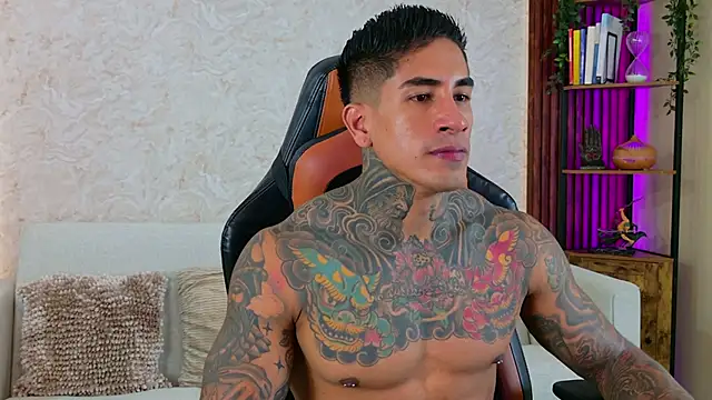 AdanReilly online show from 12-01-25, 01:27