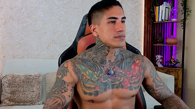 Snapshot of AdanReilly chatting on 05-09-26, 03:50 AdanReilly online show from 05-09-26, 03:50