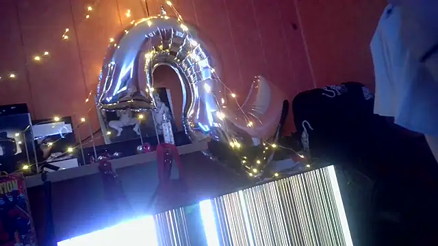 Snapshot of Lia_Y_PatrickX chatting on 12-22-24, 08:36 Lia Y PatrickX online show from 12-22-24, 08:36