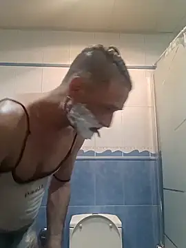 Snapshot of Lia_Y_PatrickX chatting on 01-18-25, 03:53 Lia Y PatrickX online show from 01-18-25, 03:53