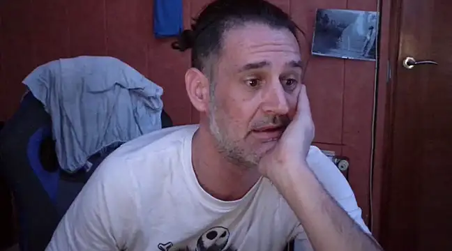 Snapshot of Lia_Y_PatrickX chatting on 02-02-25, 10:24 Lia Y PatrickX online show from 02-02-25, 10:24