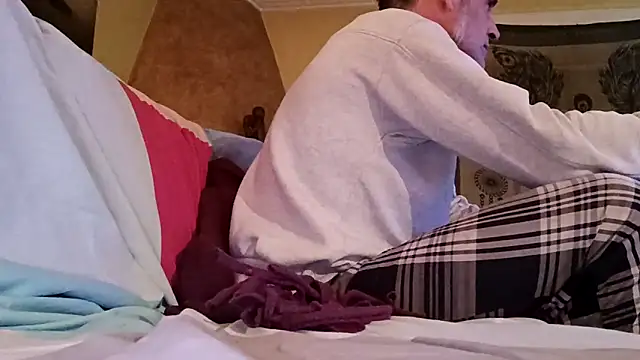 Snapshot of Lia_Y_PatrickX chatting on 02-19-25, 09:14 Lia Y PatrickX online show from 02-19-25, 09:14