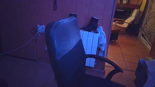 Snapshot of Lia_Y_PatrickX chatting on 03-08-25, 10:02 Lia Y PatrickX online show from 03-08-25, 10:02