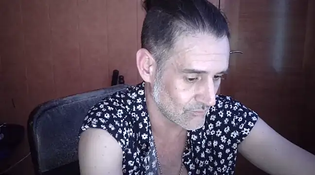 Snapshot of Lia_Y_PatrickX chatting on 03-20-25, 10:40 Lia Y PatrickX online show from 03-20-25, 10:40