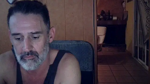 Snapshot of Lia_Y_PatrickX chatting on 09-18-25, 09:28 Lia Y PatrickX online show from 09-18-25, 09:28