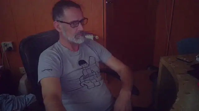 Snapshot of Lia_Y_PatrickX chatting on 10-10-25, 12:53 Lia Y PatrickX online show from 10-10-25, 12:53