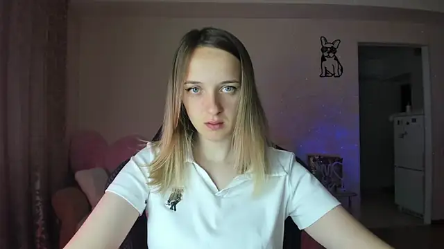 Snapshot of RouseReed chatting on 06-15-26, 06:37 RouseReed online show from 06-15-26, 06:37
