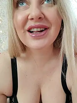 Snapshot of LadyLolyPop_ chatting on 03-10-25, 04:17 LadyLolyPop online show from 03-10-25, 04:17