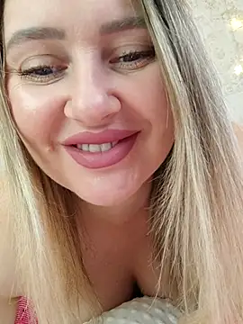 Snapshot of LadyLolyPop_ chatting on 09-17-25, 04:03 LadyLolyPop online show from 09-17-25, 04:03
