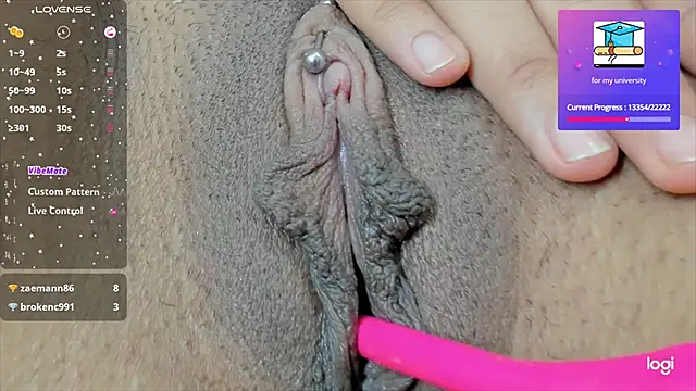 Snapshot of charlotte01__ chatting on 03-14-25, 01:24 charlotte01 online show from 03-14-25, 01:24