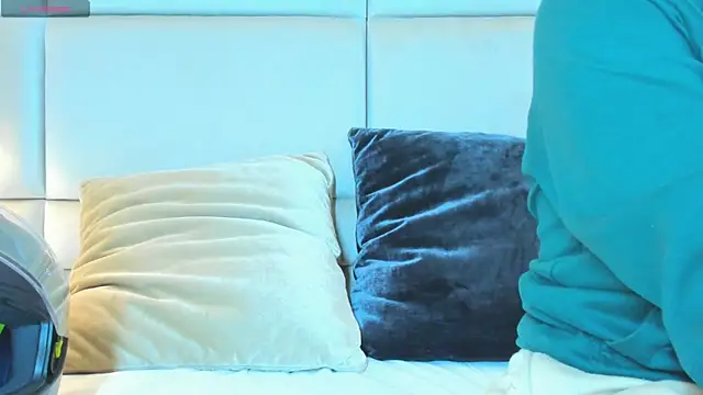 Snapshot of charlotte01__ chatting on 10-04-25, 10:13 charlotte01 online show from 10-04-25, 10:13