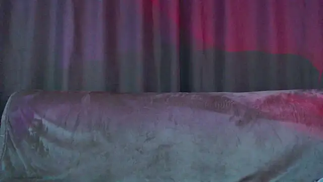 Snapshot of Sexpired_Princess chatting on 01-12-25, 01:21 Sexpired Princess online show from 01-12-25, 01:21