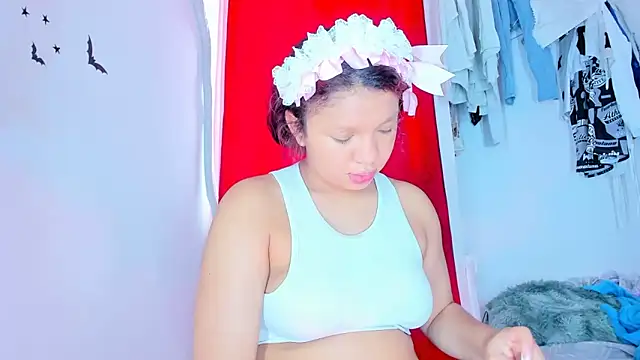 Emily Coper18 online show from 11-28-25, 01:58