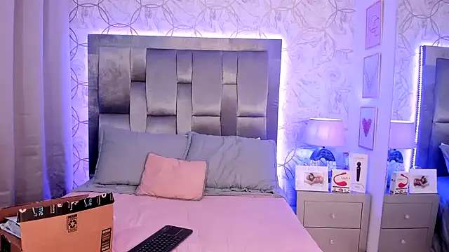 Snapshot of EmmaWeest chatting on 01-13-25, 07:31 EmmaWeest online show from 01-13-25, 07:31